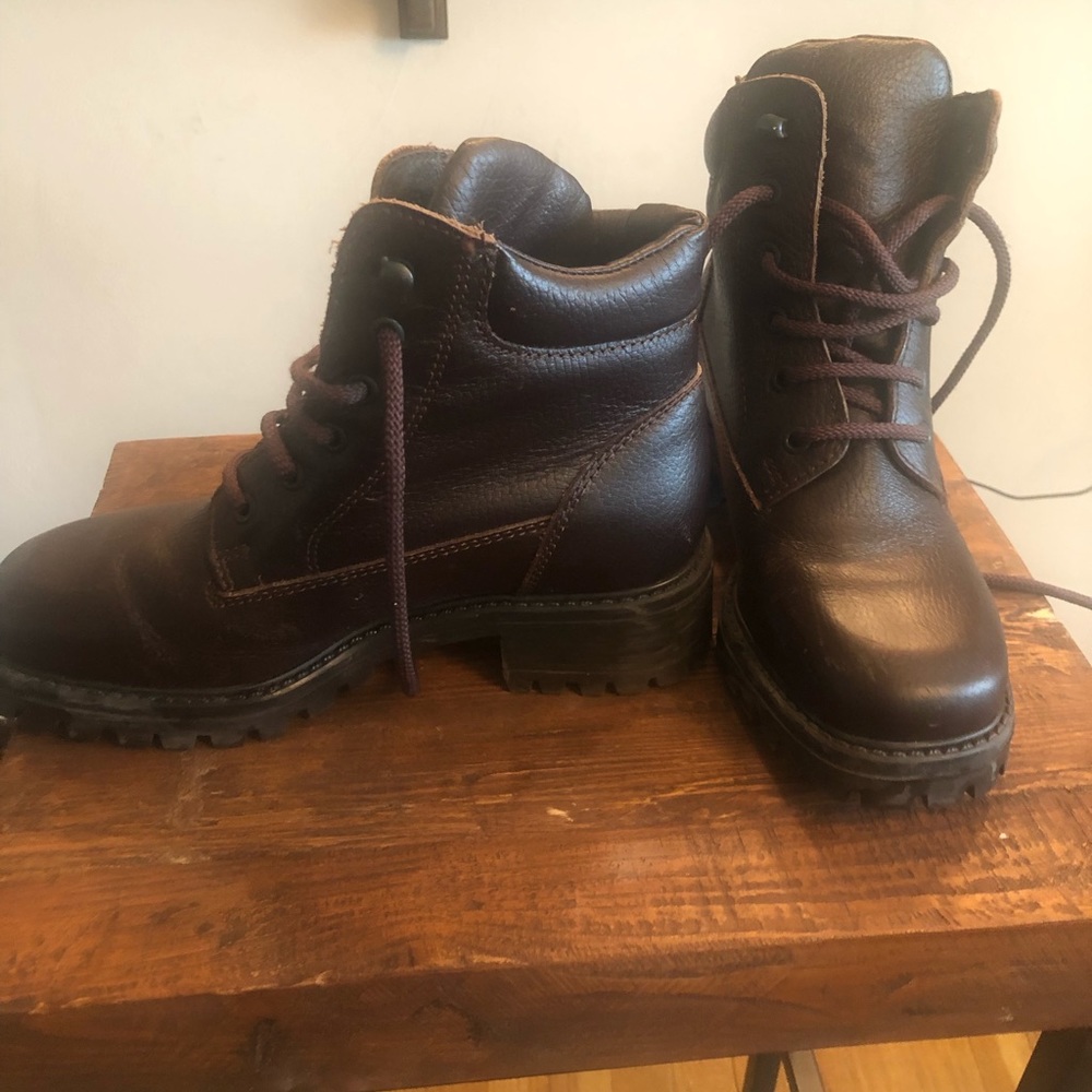 Women’s L.L Bean size 8 Brown Leather boots - Picture 3 of 5
